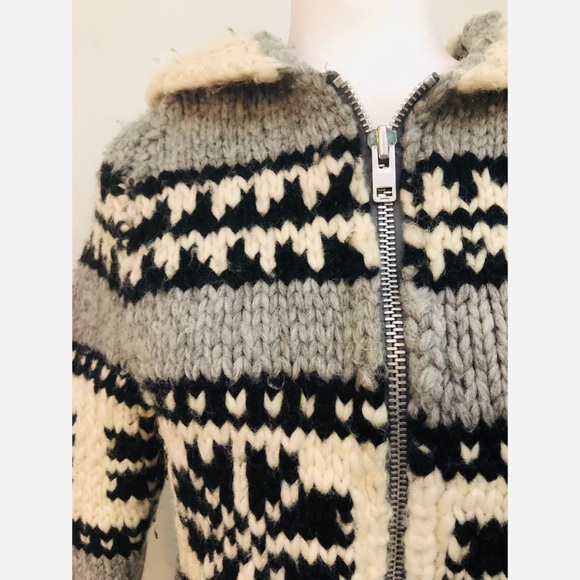 COPY - Vintage authentic Tuak Cowichan Sweater - Picture 3 of 10